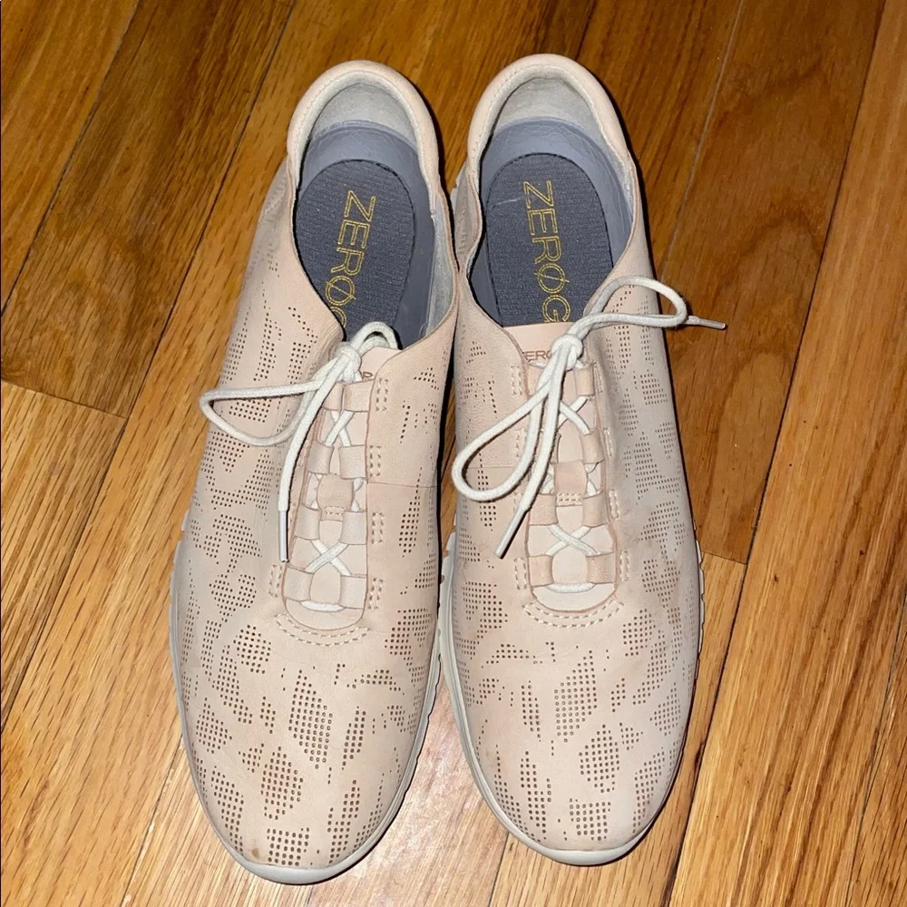Cole Haan ZERØGRAND Perforated Sneaker Trainer, in a blush color. Size‎ 8.5